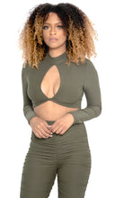 Cargar imagen en el visor de la galería, DeCalysh ItsMyBody Olive Crop Top And Leggings
